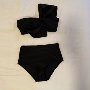 Brand new with tags. Did not fit as expected